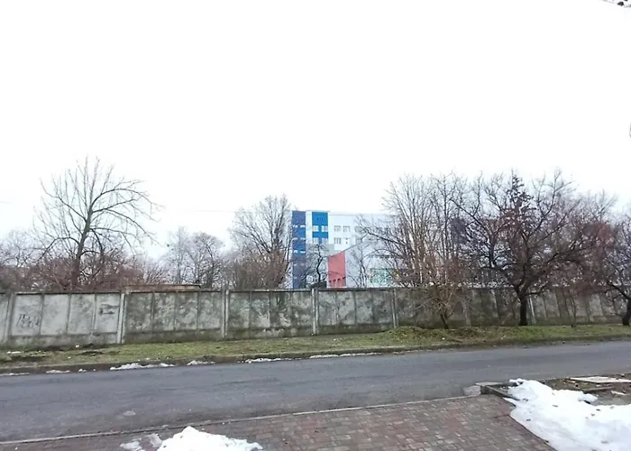 Дом С Удобствами, Возле 3 Городской Больницы